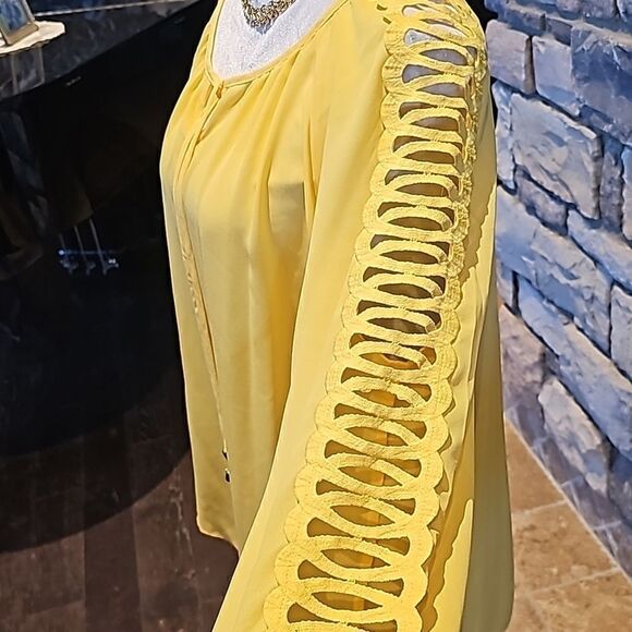 Bright yellow pullover top featuring decorative sleeves by Zac & Rachel size XL - Picture 3 of 9